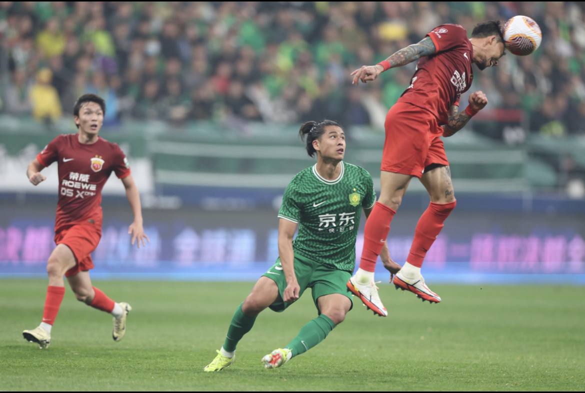 开云棋牌包含赛后上海海港调整名单以备中超，远射贴柱环节打磨，气氛紧张，年轻球员得到机会的词条